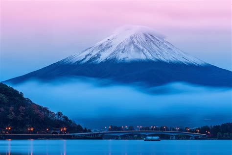 山梨県 おもしろスポット - 富士山のてっぺんでラーメンを食べる夢